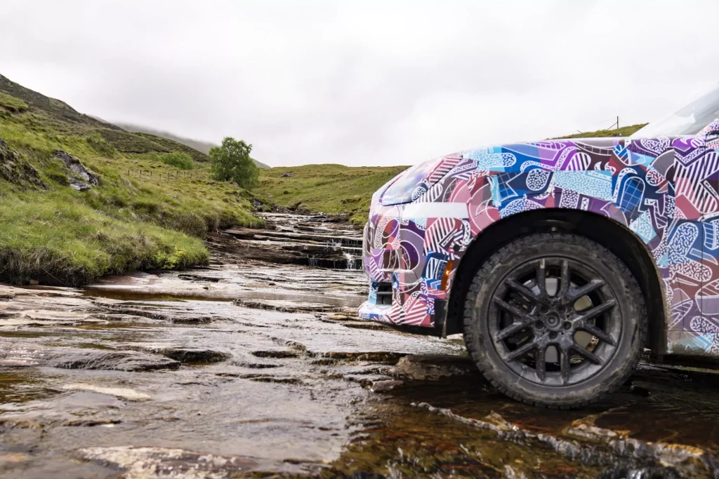 El futuro Mini Countryman también será el más aventurero de la historia 43 Motor16 2023 MINI Countryman Teaser Scotish Highlands 39 Motor16
