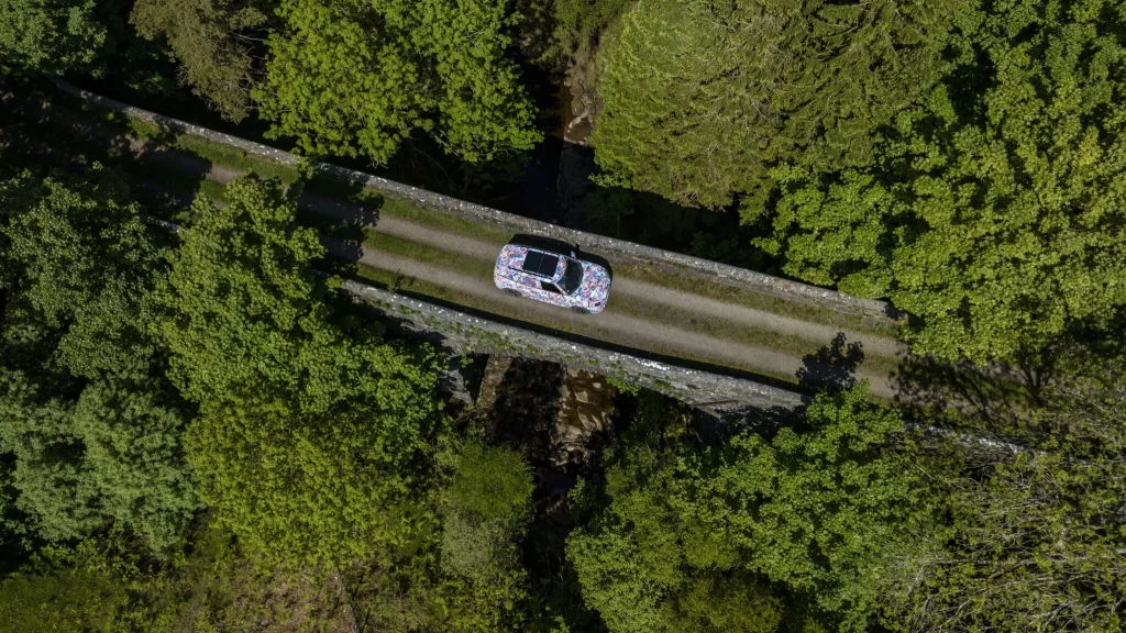 El futuro Mini Countryman también será el más aventurero de la historia 57 Motor16 2023 MINI Countryman Teaser Scotish Highlands 53 Motor16