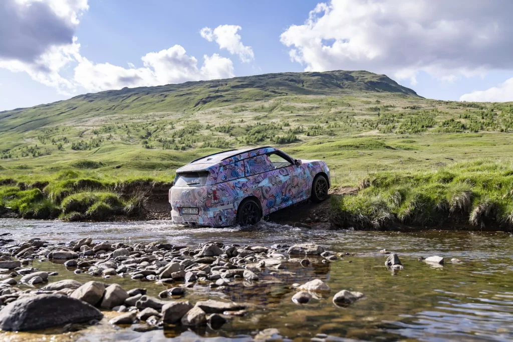 El futuro Mini Countryman también será el más aventurero de la historia 65 Motor16 2023 MINI Countryman Teaser Scotish Highlands 61 Motor16