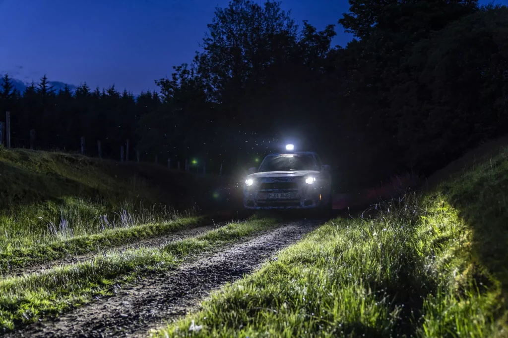 El futuro Mini Countryman también será el más aventurero de la historia 73 Motor16 2023 MINI Countryman Teaser Scotish Highlands 69 Motor16