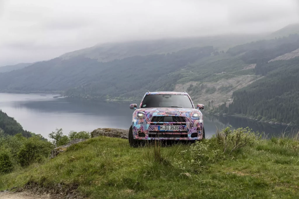 El futuro Mini Countryman también será el más aventurero de la historia 13 Motor16 2023 MINI Countryman Teaser Scotish Highlands 9 Motor16
