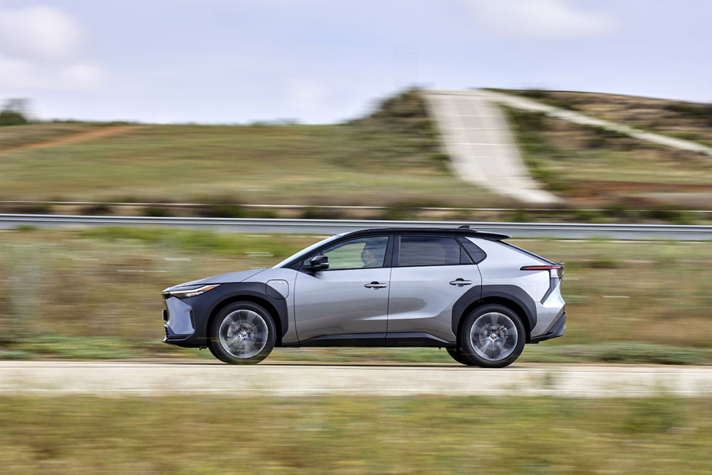 2023 Prueba Toyota bZ4X AWD. Imagen barrido.