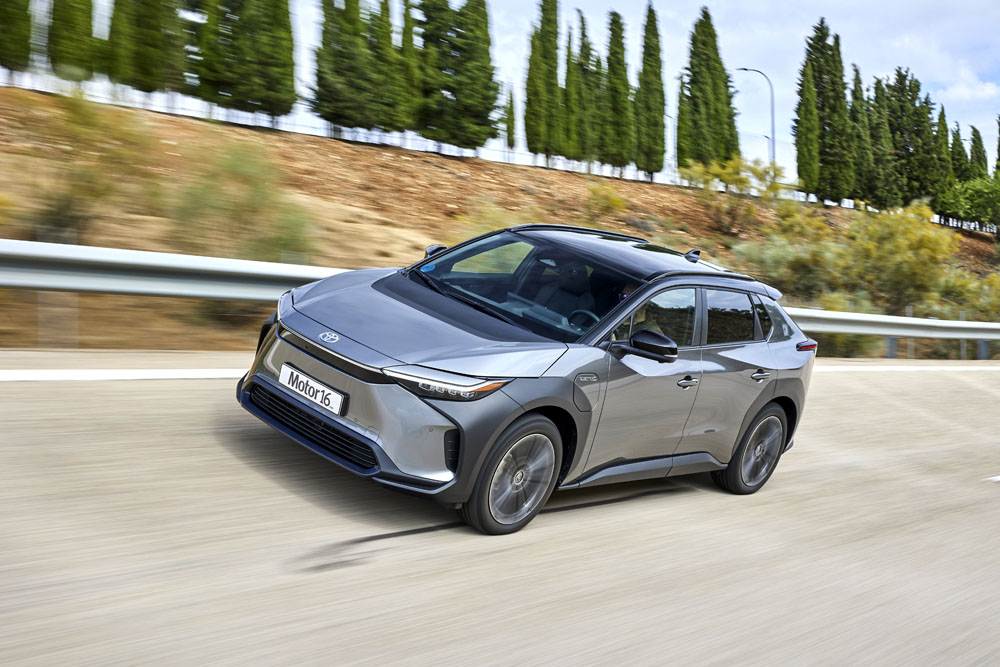 2023 Prueba Toyota bZ4X AWD 2 Motor16