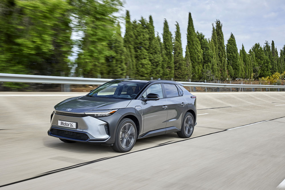 2023 Prueba Toyota bZ4X AWD 3 Motor16