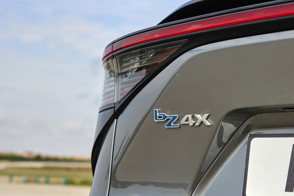 2023 Prueba Toyota bZ4X AWD 8 Motor16