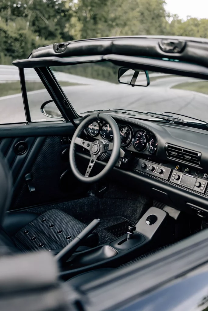 2023 Porsche 911 Sacrilege Motors. Imagen interior.