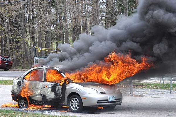 2023 incendio coche electrico 1 Motor16