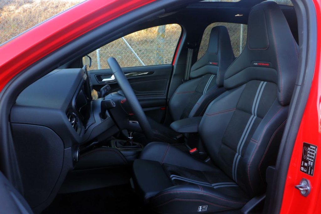 Prueba del Ford Focus ST 2.3 EcoBoost: Un compacto deportivo para el día a día 16 Motor16 830A1386b Motor16