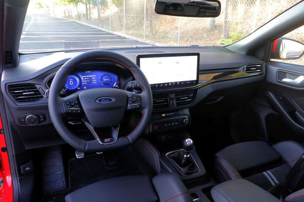 Prueba del Ford Focus ST 2.3 EcoBoost: Un compacto deportivo para el día a día 15 Motor16 830A1413b Motor16