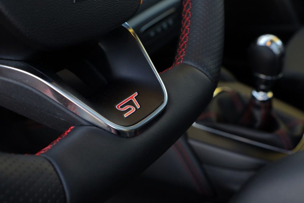 Prueba del Ford Focus ST 2.3 EcoBoost: Un compacto deportivo para el día a día 24 Motor16 830A1415b Motor16