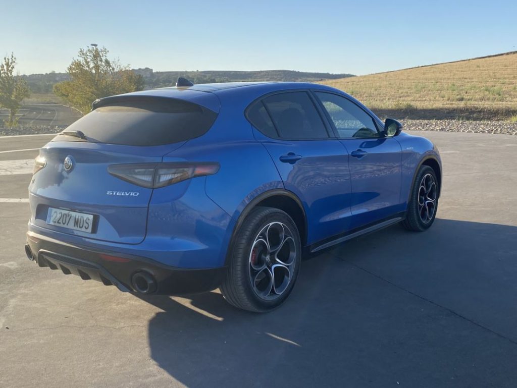 Probamos el Alfa Stelvio 2.2 diésel: con el aire de la vieja escuela 11 Motor16 ALFA ROMEO STELVIO 8 Motor16