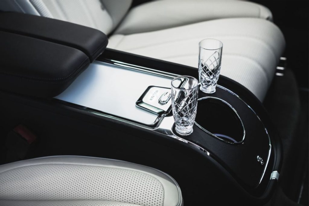 Bentley Bentayga Extended Wheelbase Mulliner: ¿Se puede pedir más? 18 Motor16 BENTLEY BENTAYGA EWB MULLINER 15 Motor16