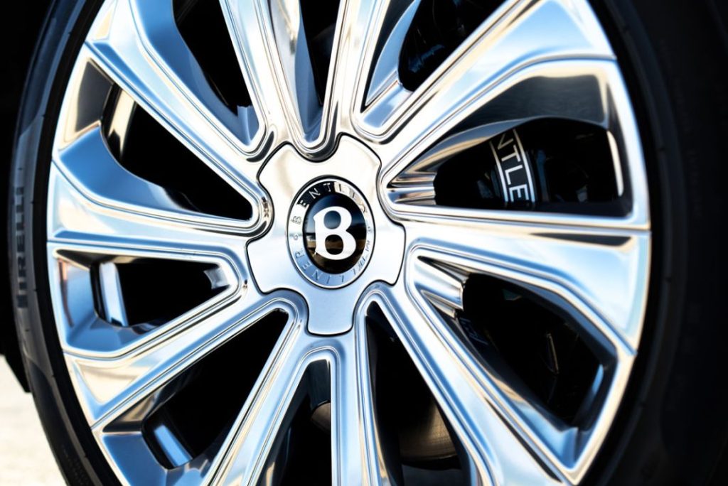 Bentley Bentayga Extended Wheelbase Mulliner: ¿Se puede pedir más? 22 Motor16 BENTLEY BENTAYGA EWB MULLINER 19 Motor16