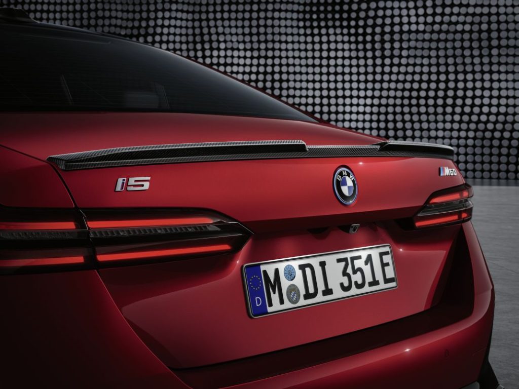 Ya es posible personalizar los nuevos BMW Serie 5 e i5 con los accesorios BMW M Performance 2 Motor16 BMW Serie 5 accesorios M Performance Parts (10)
