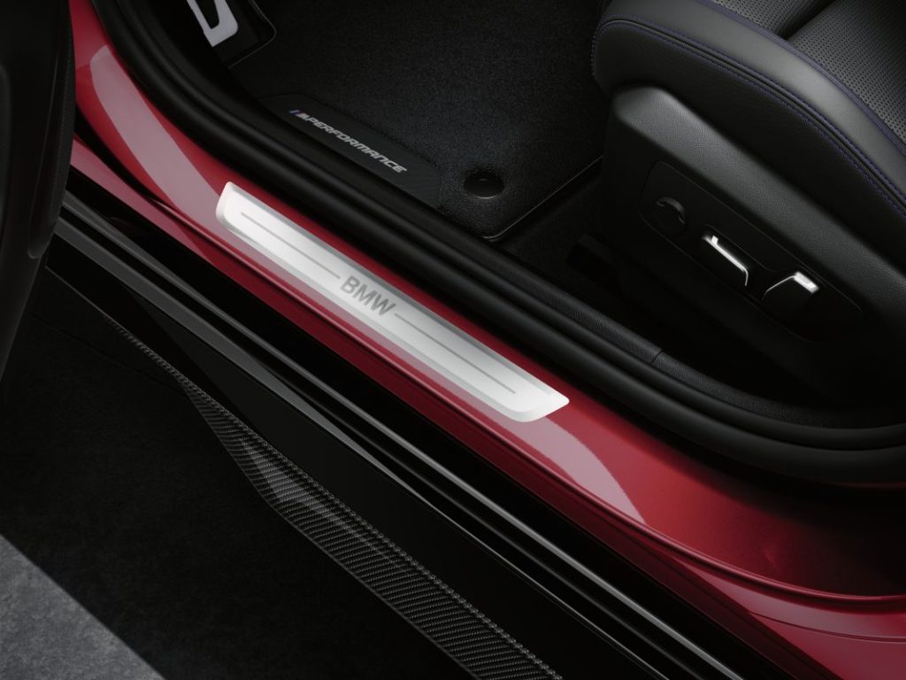 Ya es posible personalizar los nuevos BMW Serie 5 e i5 con los accesorios BMW M Performance 3 Motor16 BMW Serie 5 accesorios M Performance Parts