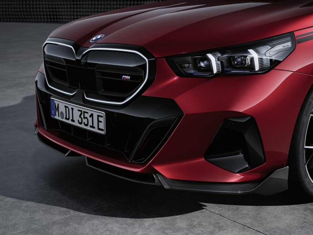 Ya es posible personalizar los nuevos BMW Serie 5 e i5 con los accesorios BMW M Performance 11 Motor16 BMW Serie 5 M Performance Parts 5 Motor16