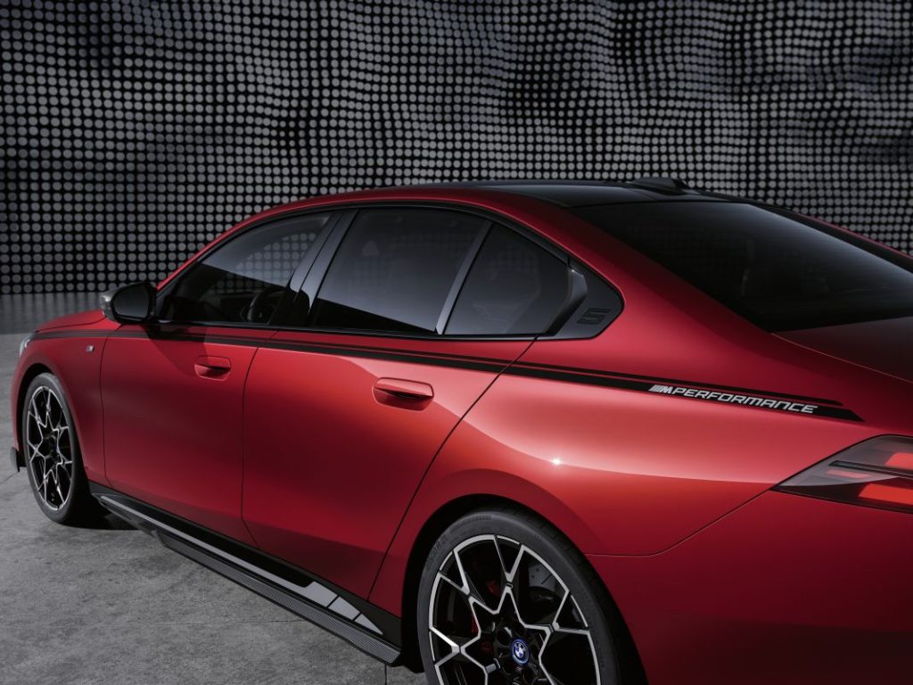 Ya es posible personalizar los nuevos BMW Serie 5 e i5 con los accesorios BMW M Performance 14 Motor16 BMW Serie 5 M Performance Parts 9 Motor16