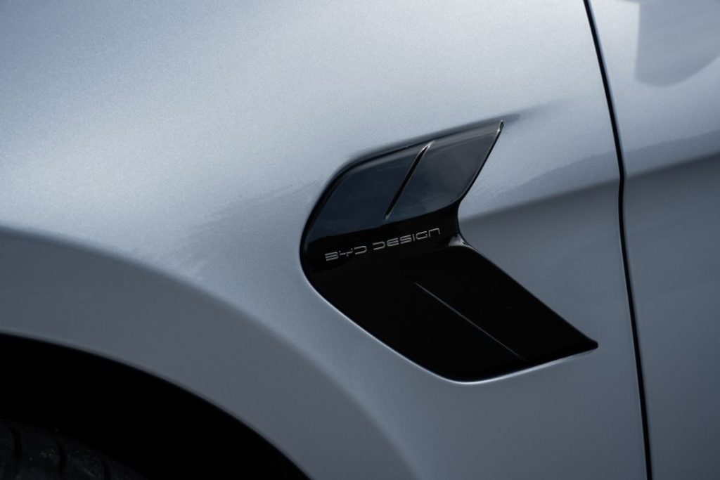 El BYD Seal, otra alternativa al Tesla Model 3, llega a Europa 8 Motor16 BYD Seal 13 Motor16