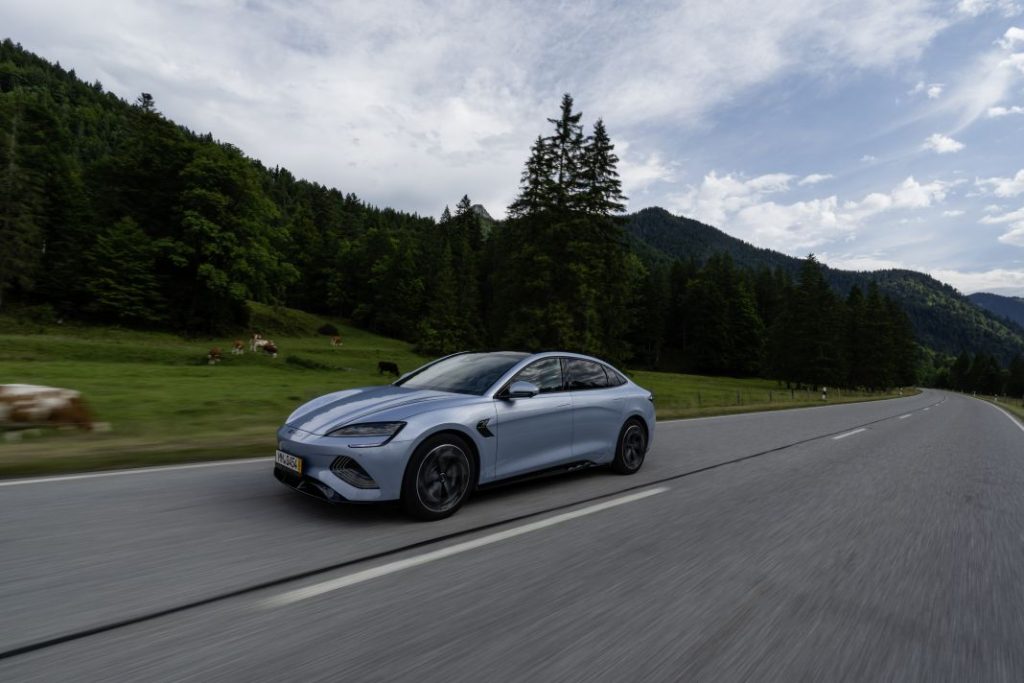 El BYD Seal, otra alternativa al Tesla Model 3, llega a Europa 4 Motor16 BYD Seal 8 Motor16
