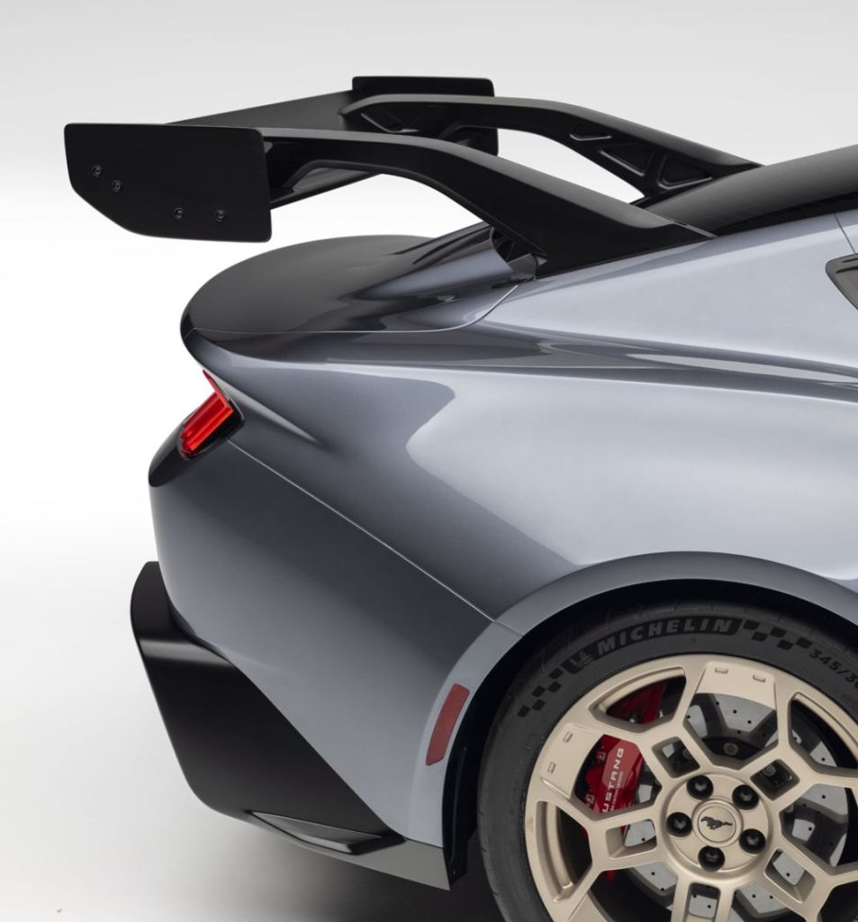 Ford Mustang GTD, el coche con el que quieren 'hacer sudar' a Porsche, Aston Martin o Mercedes 20 Motor16 FORD MUSTANG GTD 17 Motor16