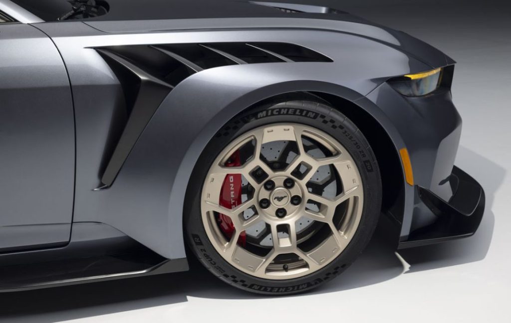 Ford Mustang GTD, el coche con el que quieren 'hacer sudar' a Porsche, Aston Martin o Mercedes 2 Motor16 FORD MUSTANG GTD 9 Motor16