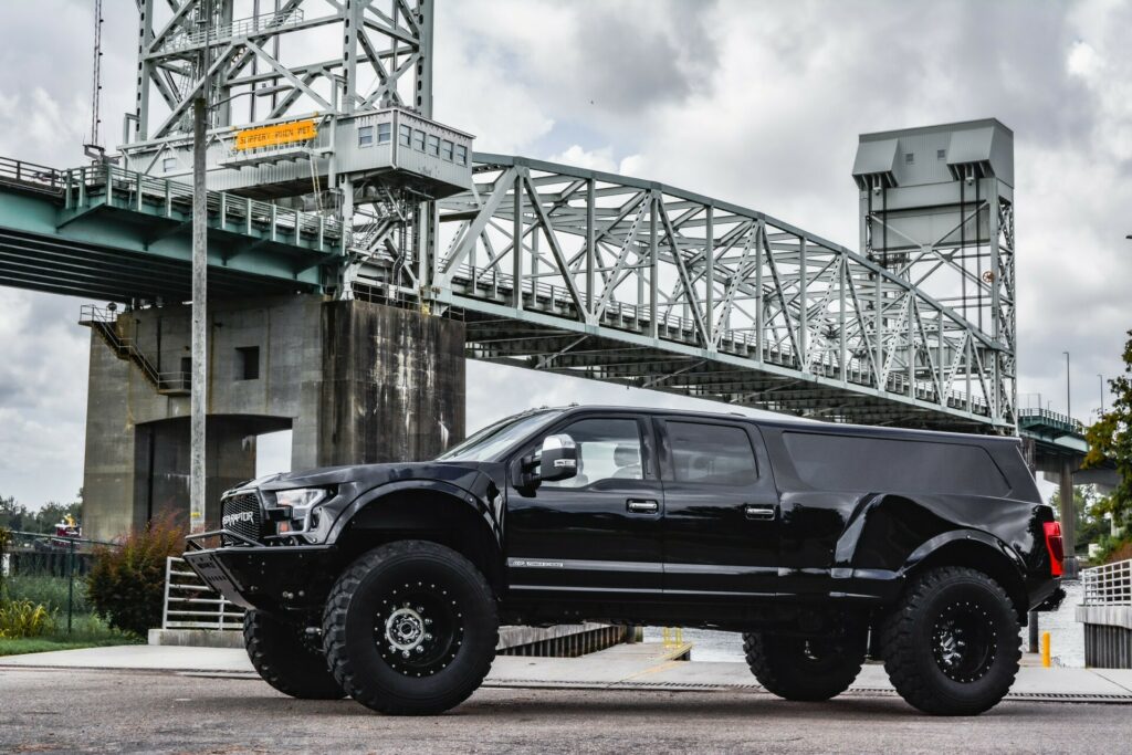 Ford F 250 10 plazas 16 Motor16