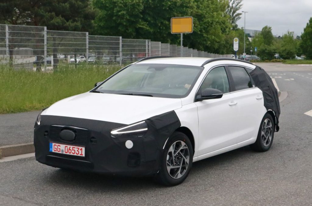 Este es el Hyundai i30 familiar, que será renovado en 2024 13 Motor16 Hyundai i30 Wagon facelift 12 Motor16