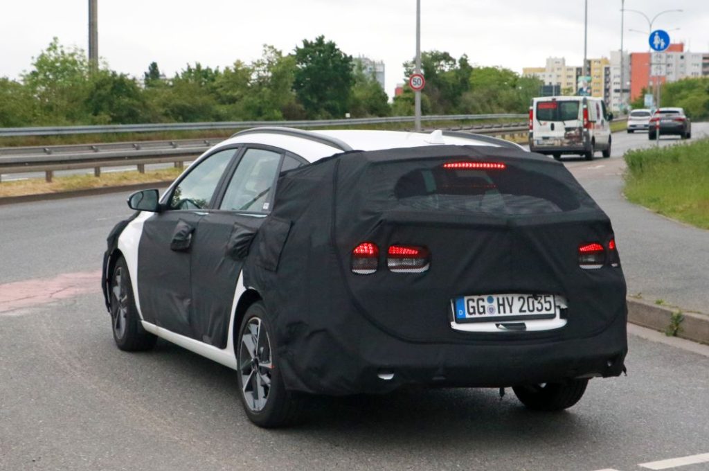 Este es el Hyundai i30 familiar, que será renovado en 2024 10 Motor16 Hyundai i30 Wagon facelift 8 Motor16