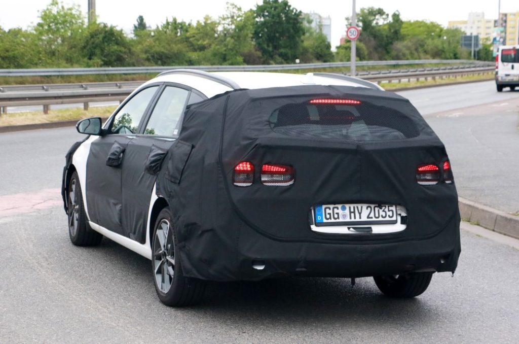 Este es el Hyundai i30 familiar, que será renovado en 2024 1 Motor16 Hyundai i30 Wagon facelift 9 Motor16