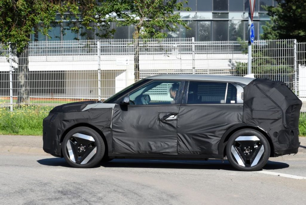 KIA EV4 (1)