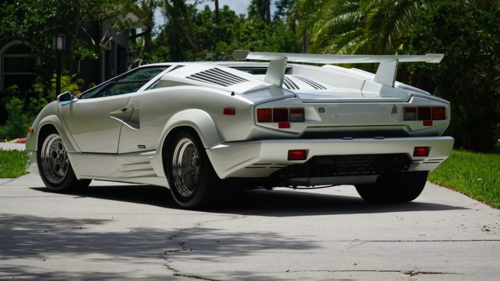 Conviértete en “el lobo de Wall Street” con este Lamborghini Countach 25th Anniversary 1 Motor16 Lamborghini Countach 25th Anniversary 1 Motor16