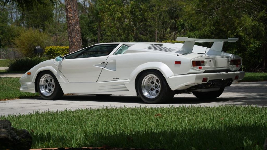 Conviértete en “el lobo de Wall Street” con este Lamborghini Countach 25th Anniversary 20 Motor16 Lamborghini Countach 25th Anniversary 20 Motor16
