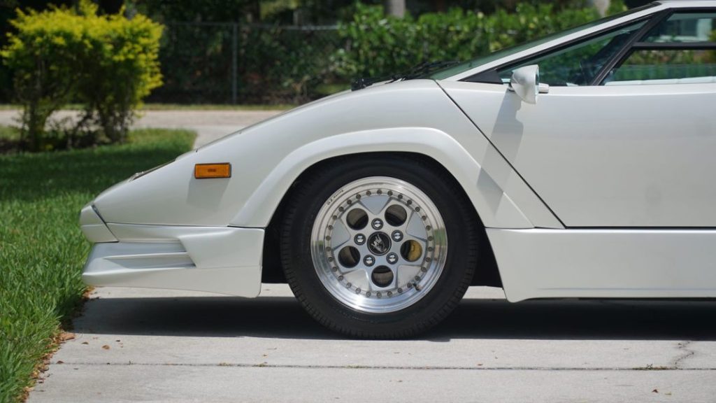 Conviértete en “el lobo de Wall Street” con este Lamborghini Countach 25th Anniversary 19 Motor16 Lamborghini Countach 25th Anniversary 22 Motor16