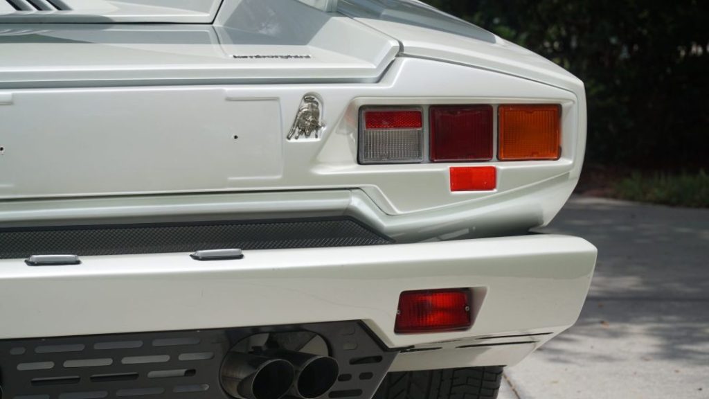 Conviértete en “el lobo de Wall Street” con este Lamborghini Countach 25th Anniversary 14 Motor16 Lamborghini Countach 25th Anniversary 27 Motor16