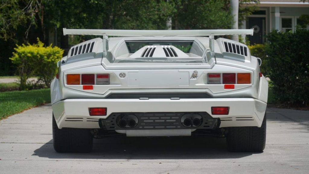 Conviértete en “el lobo de Wall Street” con este Lamborghini Countach 25th Anniversary 48 Motor16 Lamborghini Countach 25th Anniversary 29 Motor16