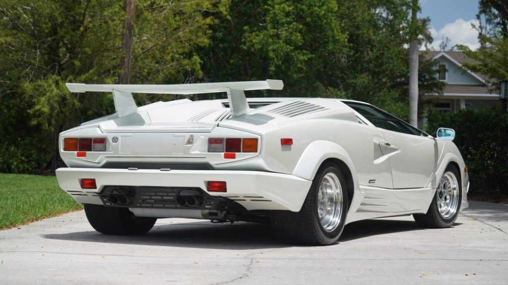 Conviértete en “el lobo de Wall Street” con este Lamborghini Countach 25th Anniversary 12 Motor16 Lamborghini Countach 25th Anniversary 30 Motor16