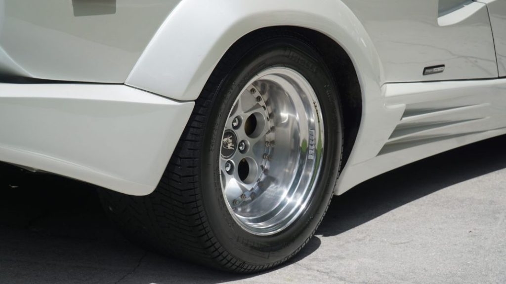 Conviértete en “el lobo de Wall Street” con este Lamborghini Countach 25th Anniversary 10 Motor16 Lamborghini Countach 25th Anniversary 32 Motor16