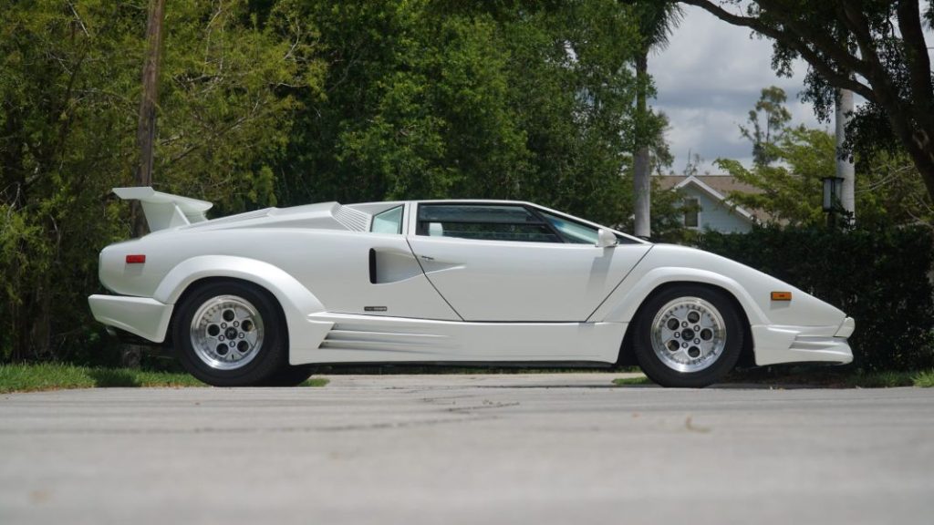 Conviértete en “el lobo de Wall Street” con este Lamborghini Countach 25th Anniversary 8 Motor16 Lamborghini Countach 25th Anniversary 34 Motor16