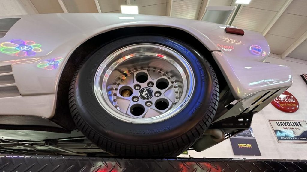 Conviértete en “el lobo de Wall Street” con este Lamborghini Countach 25th Anniversary 34 Motor16 Lamborghini Countach 25th Anniversary 9 Motor16