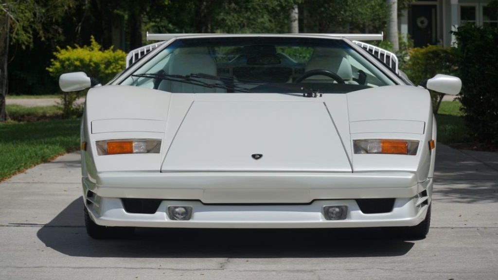 Conviértete en “el lobo de Wall Street” con este Lamborghini Countach 25th Anniversary 33 Motor16 Lamborghini Countach 25th Anniversary 9 Motor16