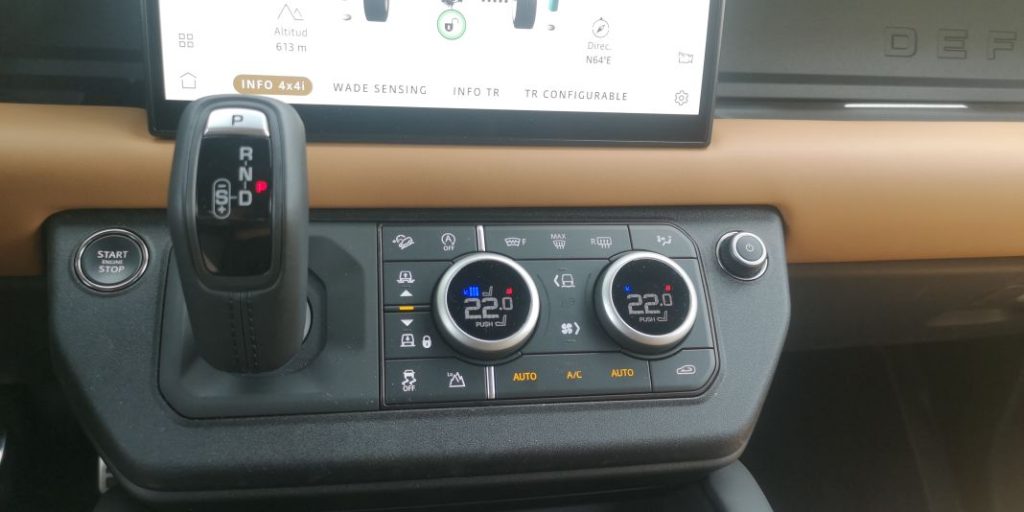 Prueba del Land Rover Defender 90 V8. Una bestia anda suelta 14 Motor16 Land Rover Defender 90 V8 13 Motor16