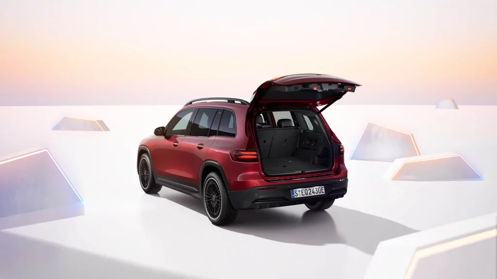 El Mercedes EQB cambia de cara... y algo más 20 Motor16 MERCEDES EQB 2024 17 Motor16