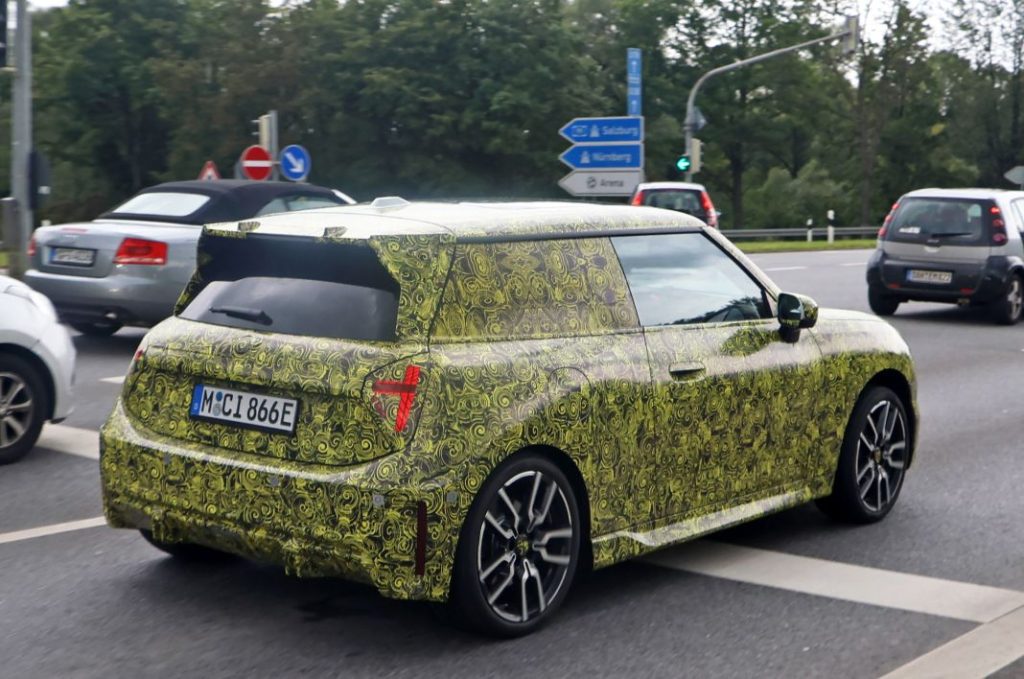 Buenas noticias: parece que habrá un Mini John Cooper Works 100 % eléctrico 11 Motor16 MINI EV JCW 11 Motor16