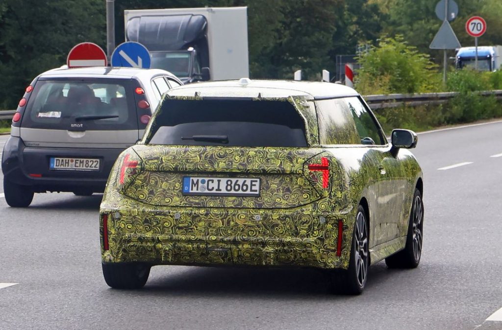 Buenas noticias: parece que habrá un Mini John Cooper Works 100 % eléctrico 16 Motor16 MINI EV JCW 14 Motor16