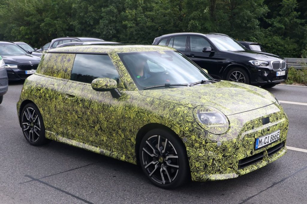 Buenas noticias: parece que habrá un Mini John Cooper Works 100 % eléctrico 5 Motor16 MINI EV JCW 5 Motor16