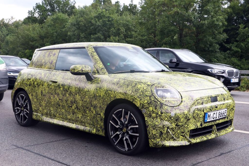 Buenas noticias: parece que habrá un Mini John Cooper Works 100 % eléctrico 6 Motor16 MINI EV JCW 6 Motor16