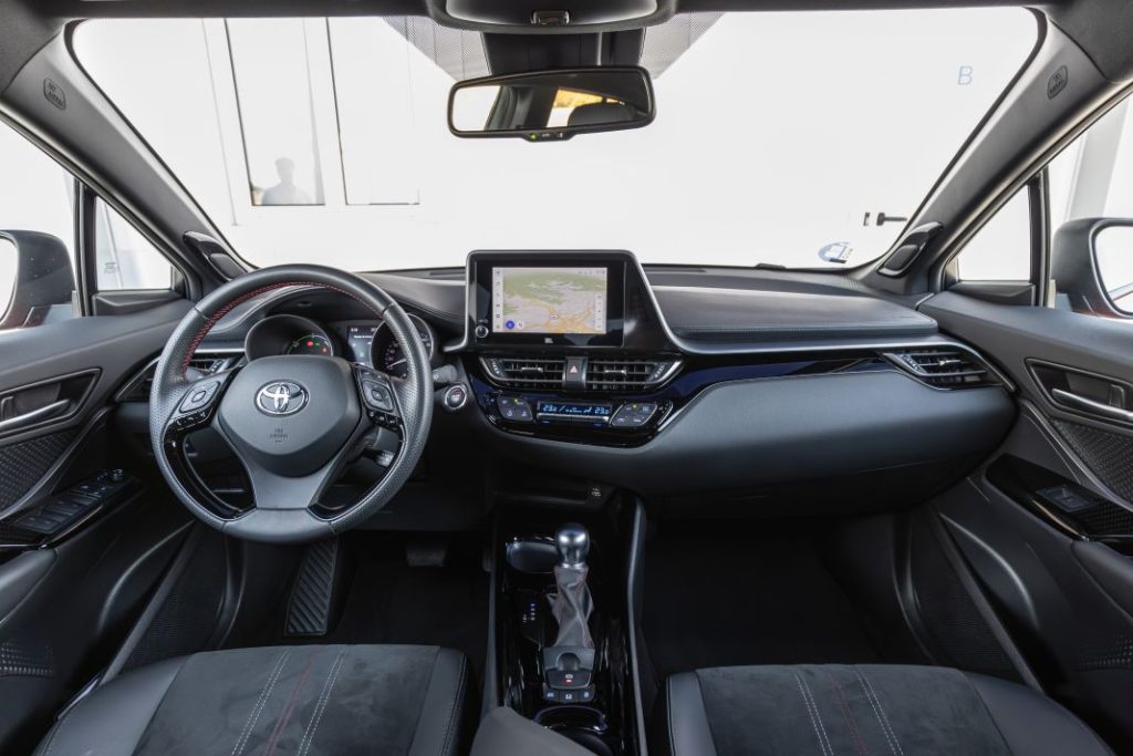 Nissan Qashqai E-Power vs Toyota C-HR 180H. Dos maneras de entender la hibridación 6 Motor16 Nissan Qashqai Toyota C HR comparativa 1 Motor16