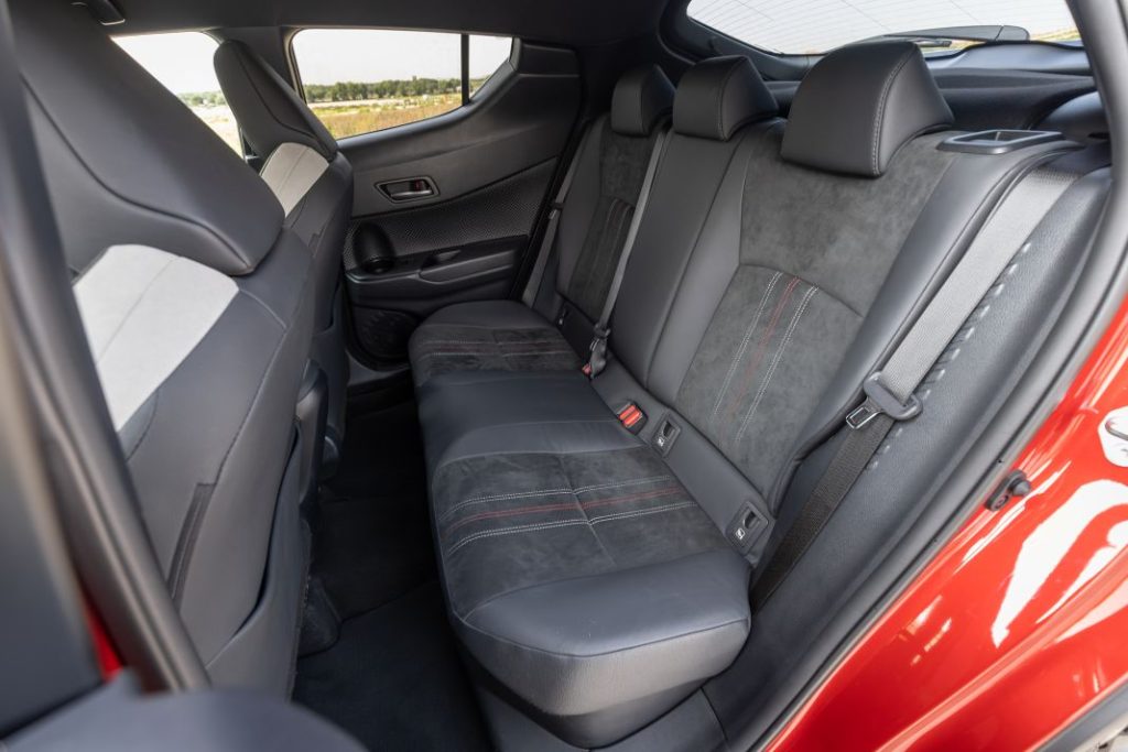 Nissan Qashqai E-Power vs Toyota C-HR 180H. Dos maneras de entender la hibridación 4 Motor16 Nissan Qashqai Toyota C HR comparativa 10 Motor16