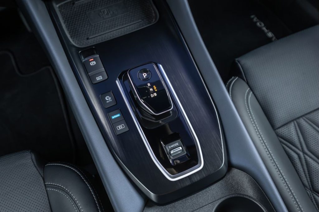 Nissan Qashqai E-Power vs Toyota C-HR 180H. Dos maneras de entender la hibridación 39 Motor16 Nissan Qashqai Toyota C HR comparativa 12 Motor16