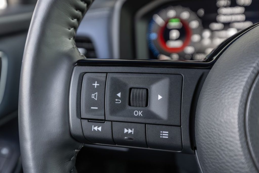 Nissan Qashqai E-Power vs Toyota C-HR 180H. Dos maneras de entender la hibridación 41 Motor16 Nissan Qashqai Toyota C HR comparativa 14 Motor16